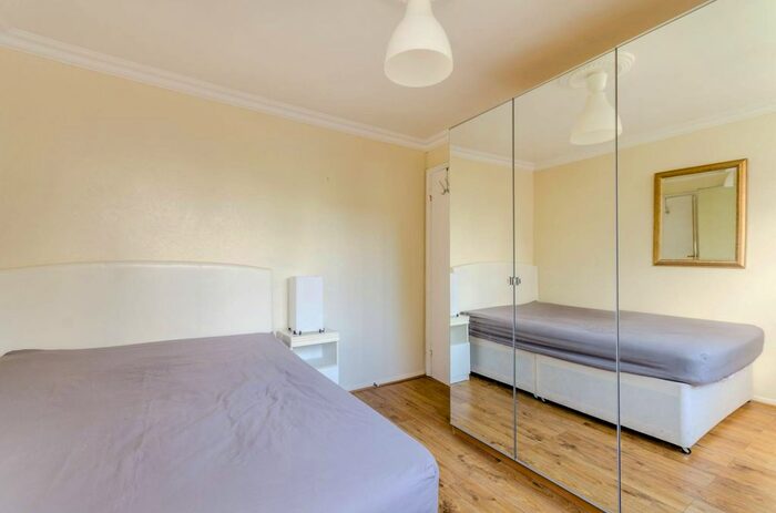 5 Bedroom Flat To Rent In The Platt, West Putney, London, SW15