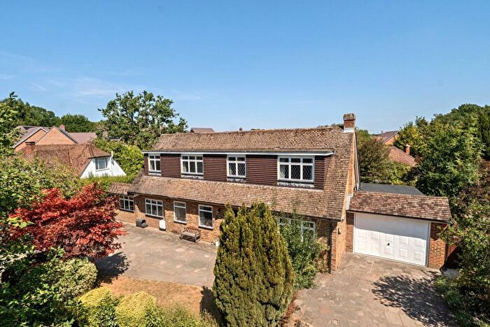 3 Bedroom Detached House For Sale In Brox Lane, Ottershaw, KT16