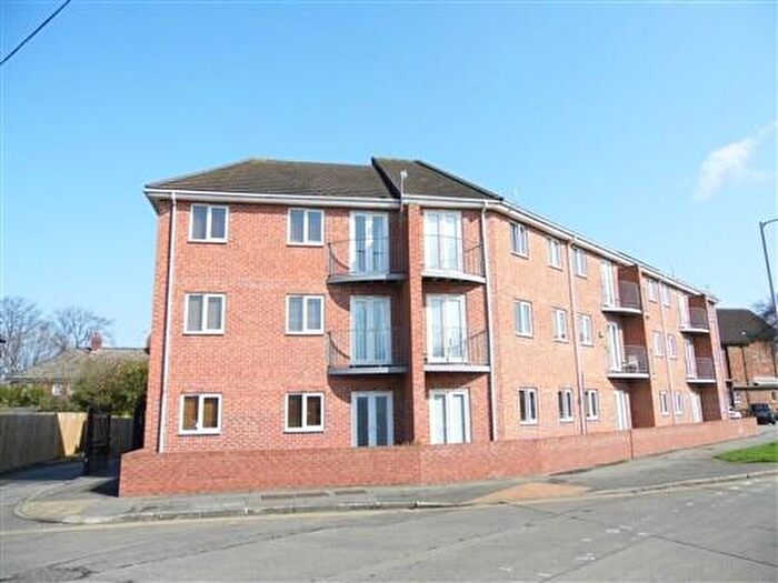 1 Bedroom Flat To Rent In Derringham Court, Ampleforth Grove, HU5
