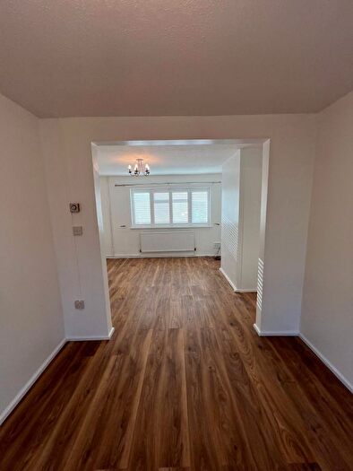 3 Bedroom Semi-Detached House To Rent In Foxton Road, Hoddesdon, EN11