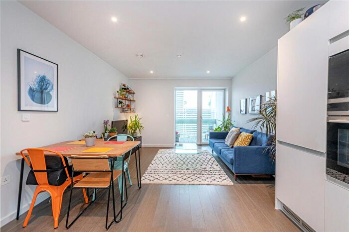 1 Bedroom Apartment To Rent In York Way, London, N7