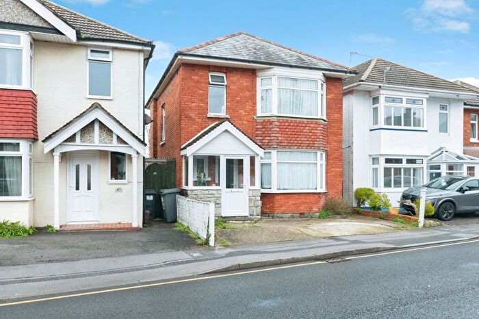 4 Bedroom Detached House For Sale In Ensbury Park Road, Winton, Bournemouth, Dorset, BH9