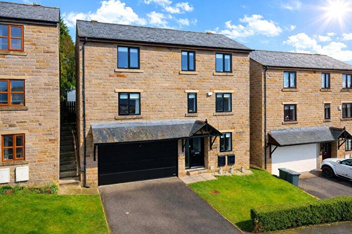 4 Bedroom Detached House For Sale In Lingfield Road, Wilsden, Bradford, West Yorkshire, BD15