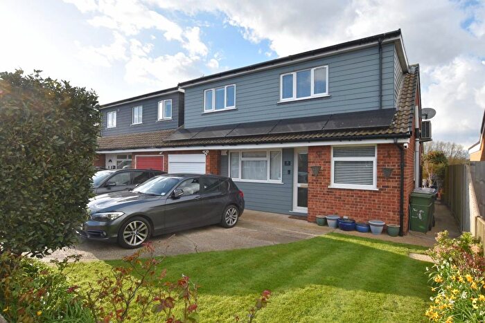 4 Bedroom Semi-Detached House For Sale In Sycamore Close, Lydd, Romney Marsh, TN29