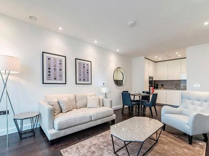 3 Bedroom Flat To Rent In Bromyard Avenue, Acton, London, W3