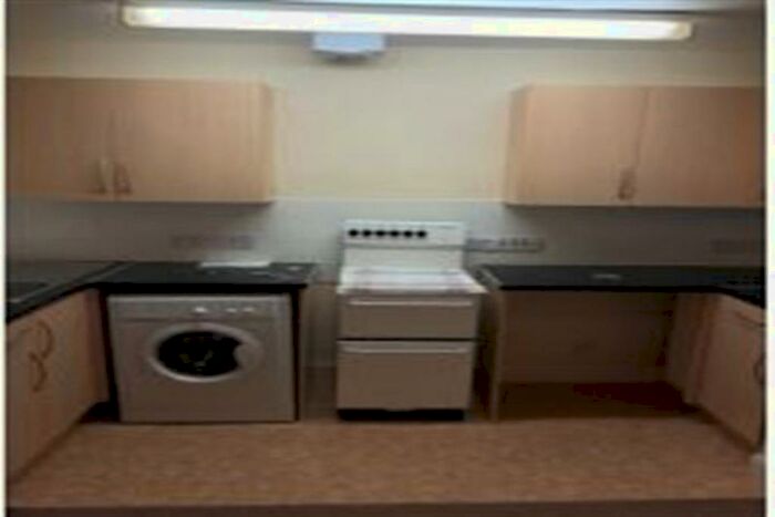 1 Bedroom Ground Flat To Rent In Downfield Place, EH11