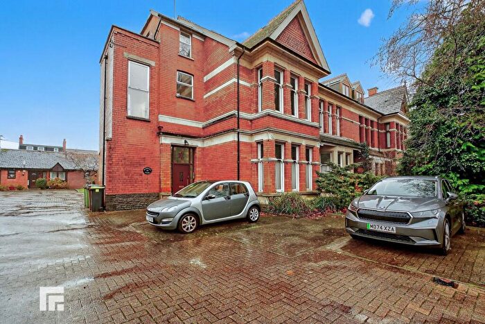 2 Bedroom Flat For Sale In Penylan Road, Penylan, CF23