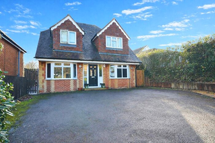 4 Bedroom Detached House For Sale In Thorn Road, Farnham, Surrey, GU10