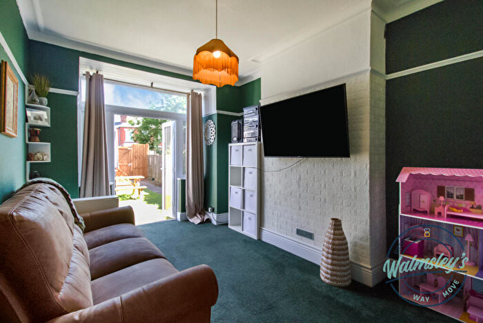 3 Bedroom Terraced House For Sale In Hearsall Lane, Coventry, West Midlands, CV5