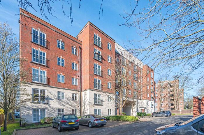 2 Bedroom Flat To Rent In Lordship Lane, East Dulwich, London, SE22