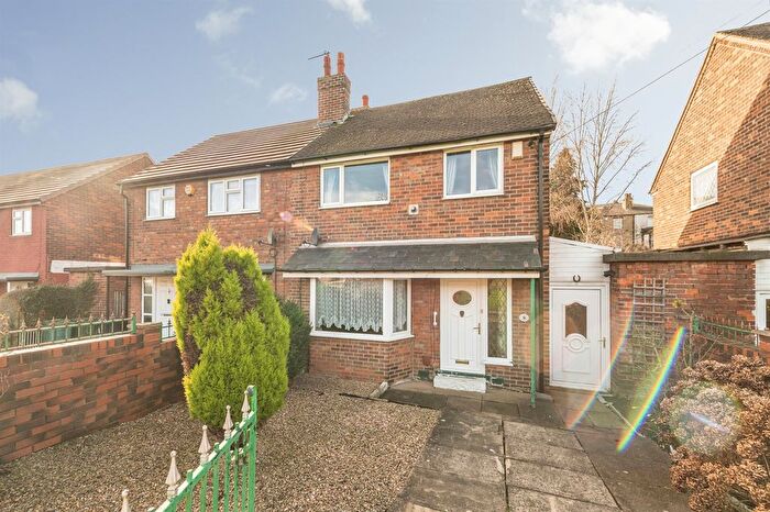 2 Bedroom Semi Detached House For Sale In Syke Ings Close, Earlsheaton, Dewsbury, WF12