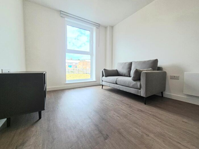 1 Bedroom Apartment To Rent In Cow Green, Halifax, HX1