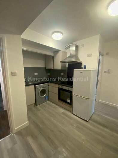 2 Bedroom Apartment To Rent In Miskin Street, Cathays, CF24