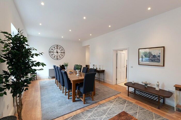 6 Bedroom Semi-Detached House For Sale In Kensington Gardens, Bedford, Bedfordshire, ** Reduced For This Month Only Was £, **, MK40