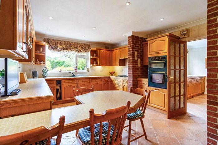 5 Bedroom Detached House For Sale In Crawley Road, Horsham, RH12