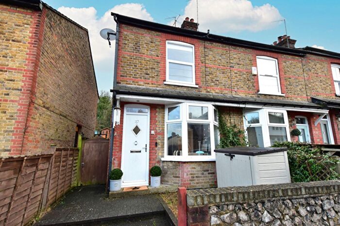 3 Bedroom End Of Terrace House For Sale In Rucklers Lane, Kings Langley, WD4