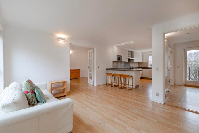 4 Bedroom Terraced House To Rent In Royal Court, Surrey Quays, SE16