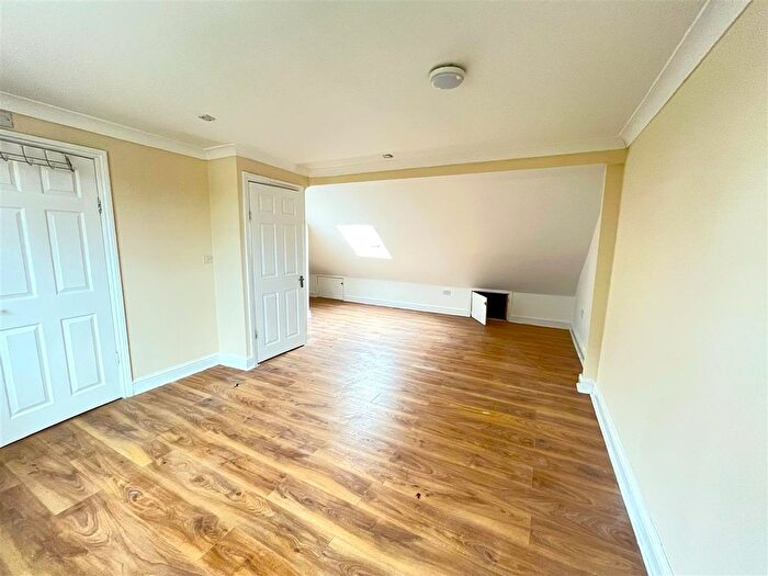 5 Bedroom Terraced House To Rent In Blythswood Road, Ilford, IG3