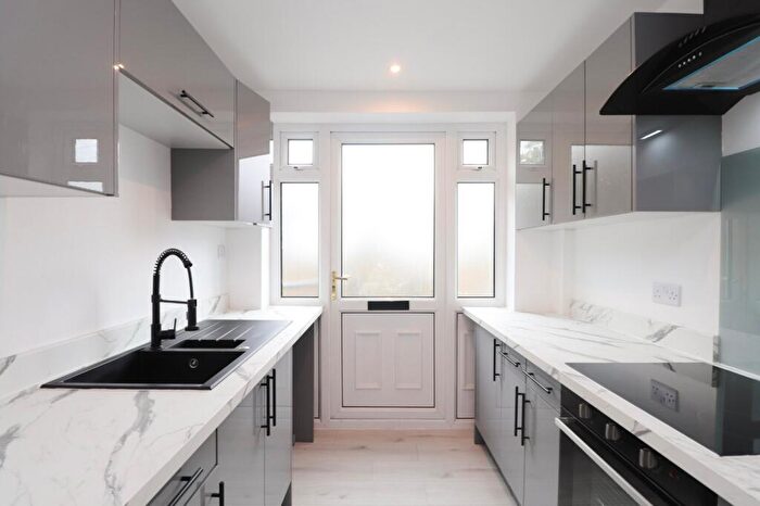 3 Bedroom Maisonette To Rent In Chapeltown, Pudsey, West Yorkshire, LS28