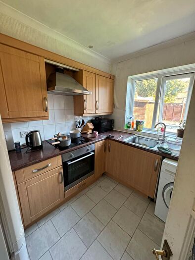2 Bedroom Flat To Rent In Clarke Avenue, Hove, BN3