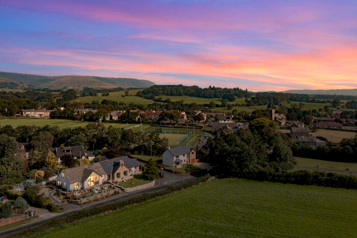 4 Bedroom Semi-Detached House For Sale In Garstang Road, Preston, PR3