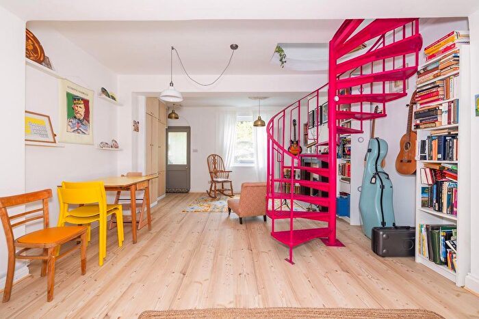 2 Bedroom Terraced House For Sale In Park Street, Totterdown, BS4