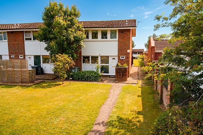 3 Bedroom End Of Terrace House For Sale In Finch Way, Brundall, Norwich, NR13