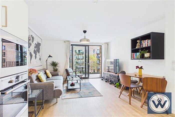 1 Bedroom Flat To Rent In Kingfisher Heights, E16