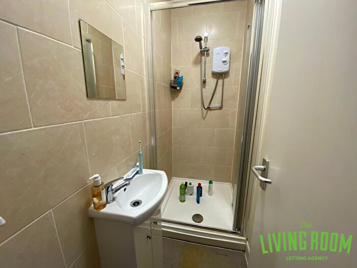 5 Bedroom Property To Rent In Mackintosh Place, Roath, Cardiff, CF24