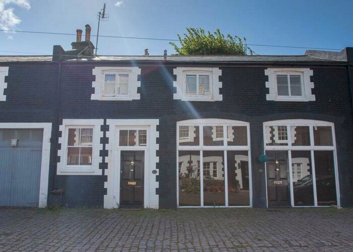 4 Bedroom Mews To Rent In Kemp Town Place, BN2