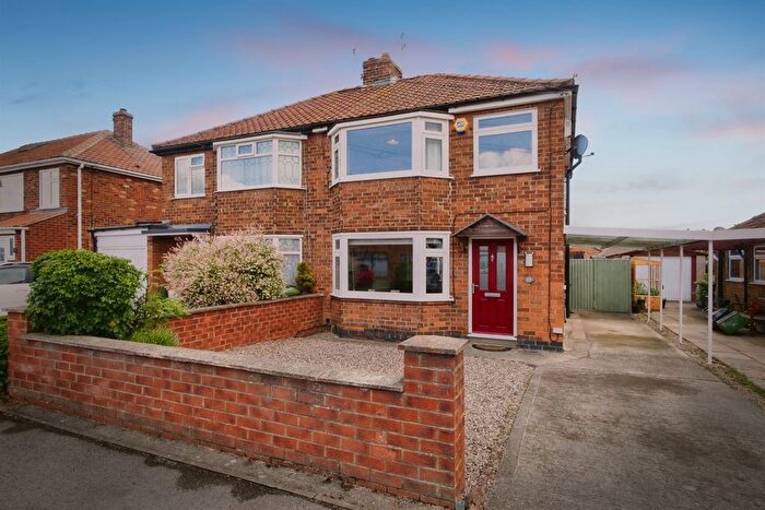 3 Bedroom Semi-Detached House For Sale In Minster Avenue, York, YO31