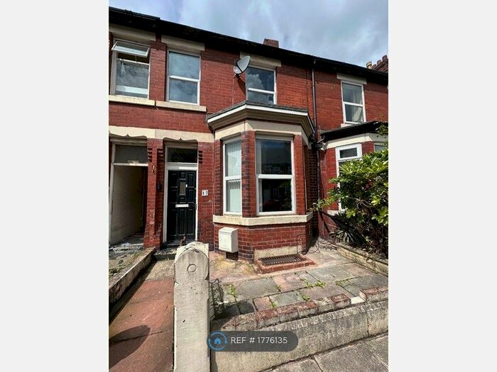 7 Bedroom Semi-Detached House To Rent In Pembroke Street, Salford, M6