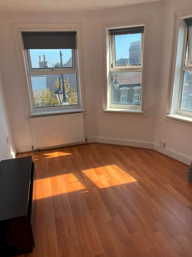 1 Bedroom Studio To Rent In George Lane, London, E18