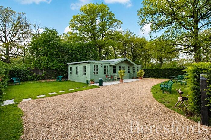 1 Bedroom Bungalow To Rent In Oak Road, Crays Hill, CM11