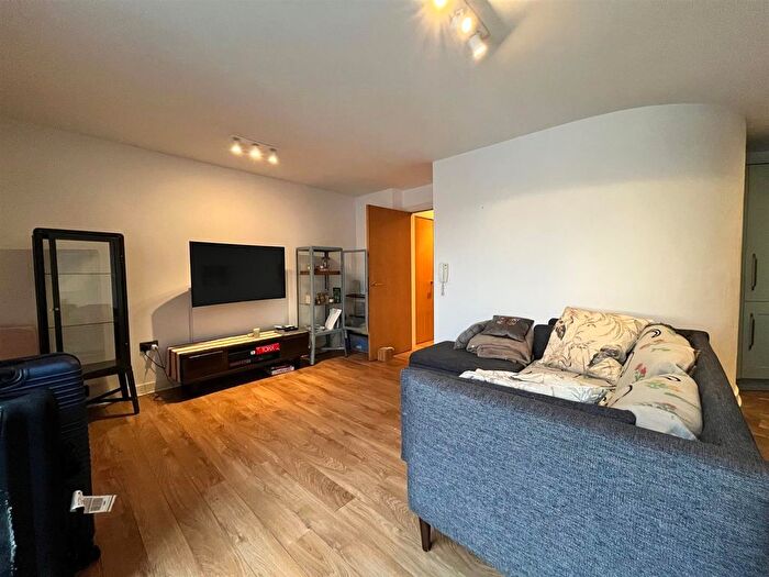 2 Bedroom Flat To Rent In Jefferson Place, Fernie Street, Manchester, M4