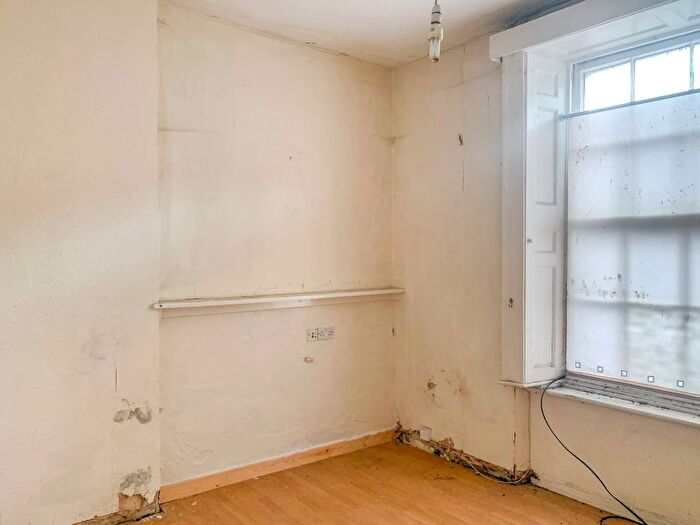 6 Bedroom End Of Terrace House For Sale In High Street, Chard, Somerset, TA20
