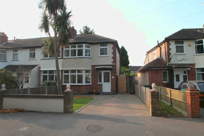 3 Bedroom Semi-Detached House To Rent In Petersfield Road, Staines-Upon-Thames, TW18