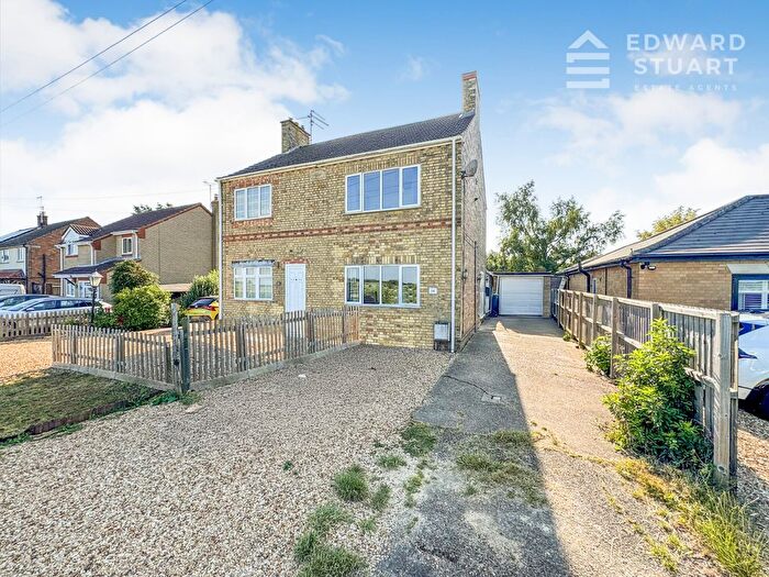 2 Bedroom Cottage For Sale In Peterborough Road, Newborough, Peterborough, PE6