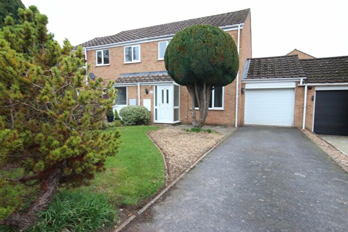 3 Bedroom Semi-Detached House To Rent In Fir Tree Close, Flitwick, MK45