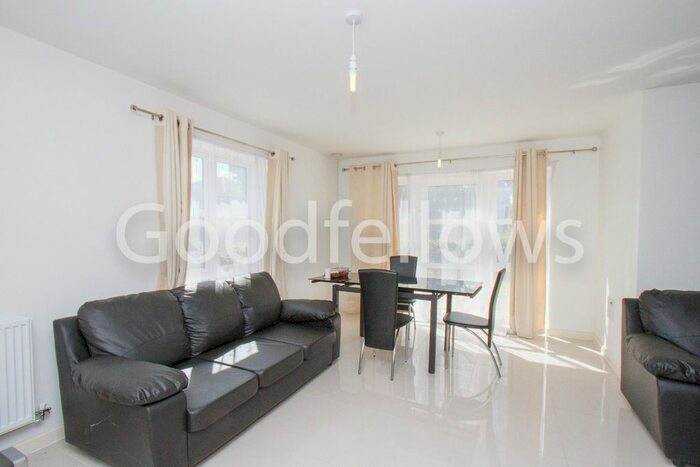 2 Bedroom Flat To Rent In Eliot Court, Furlong Avenue, Mitcham, CR4