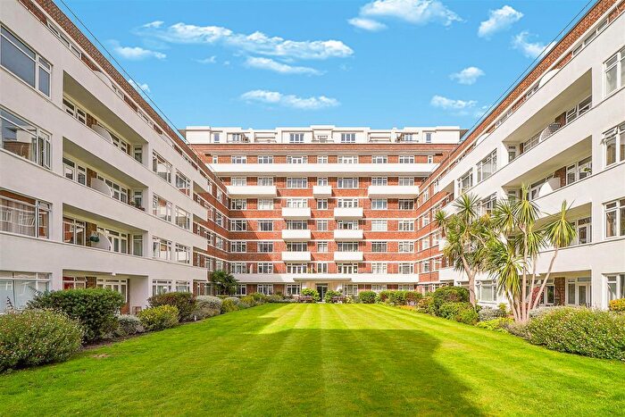 1 Bedroom Flat For Sale In Ormonde Court, Upper Richmond Road, Putney, SW15