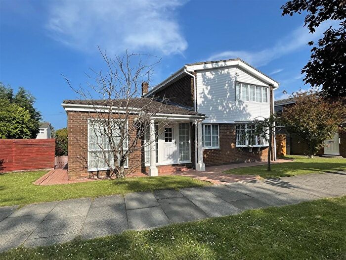 4 Bedroom Detached House For Sale In Durham Drive, Fellgate, Jarrow, NE32