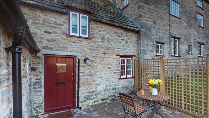 1 Bedroom Semi-Detached House To Rent In East Street, BH20