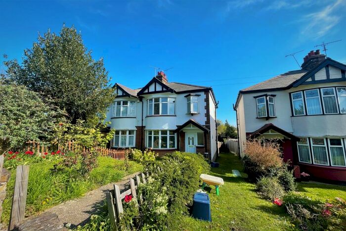 3 Bedroom House To Rent In Priory Crescent, SS2