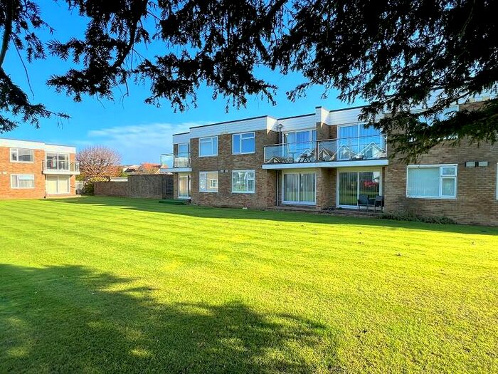 2 Bedroom Flat To Rent In Sea Road, Barton On Sea, Hampshire., BH25