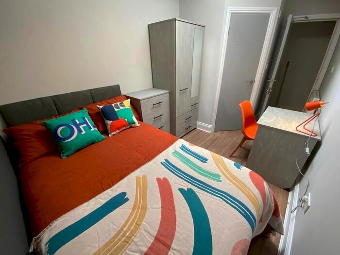 3 Bedroom Terraced House To Rent In Borough Road, Middlesbrough, TS1