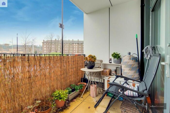 1 Bedroom Flat For Sale In Offenham Road, London, SW9