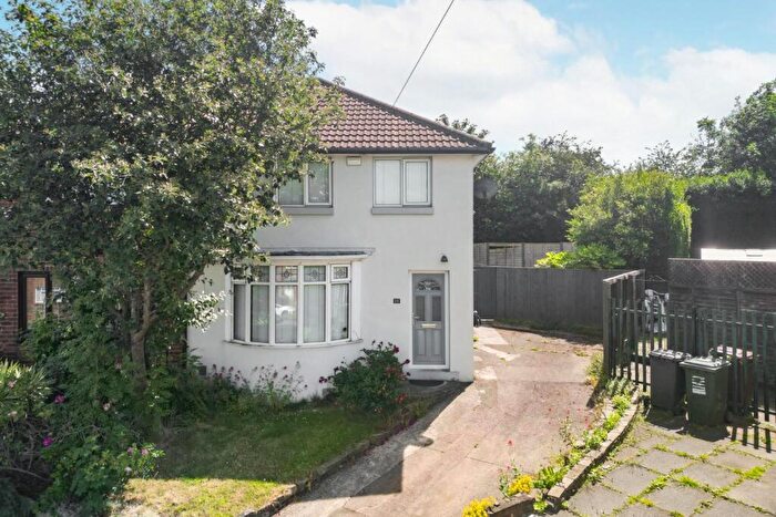 3 Bedroom Semi-Detached House For Sale In Miles Hill Crescent, Chapel Allerton, Leeds, LS7