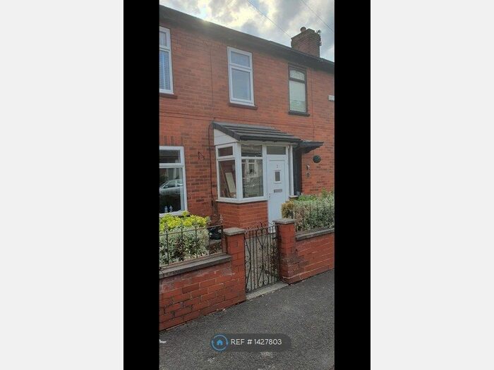 3 Bedroom Terraced House To Rent In Clovelly Avenue, Oldham, OL8