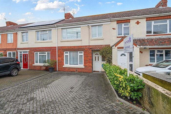 3 Bedroom Terraced House For Sale In Redlands Lane, Fareham, PO14